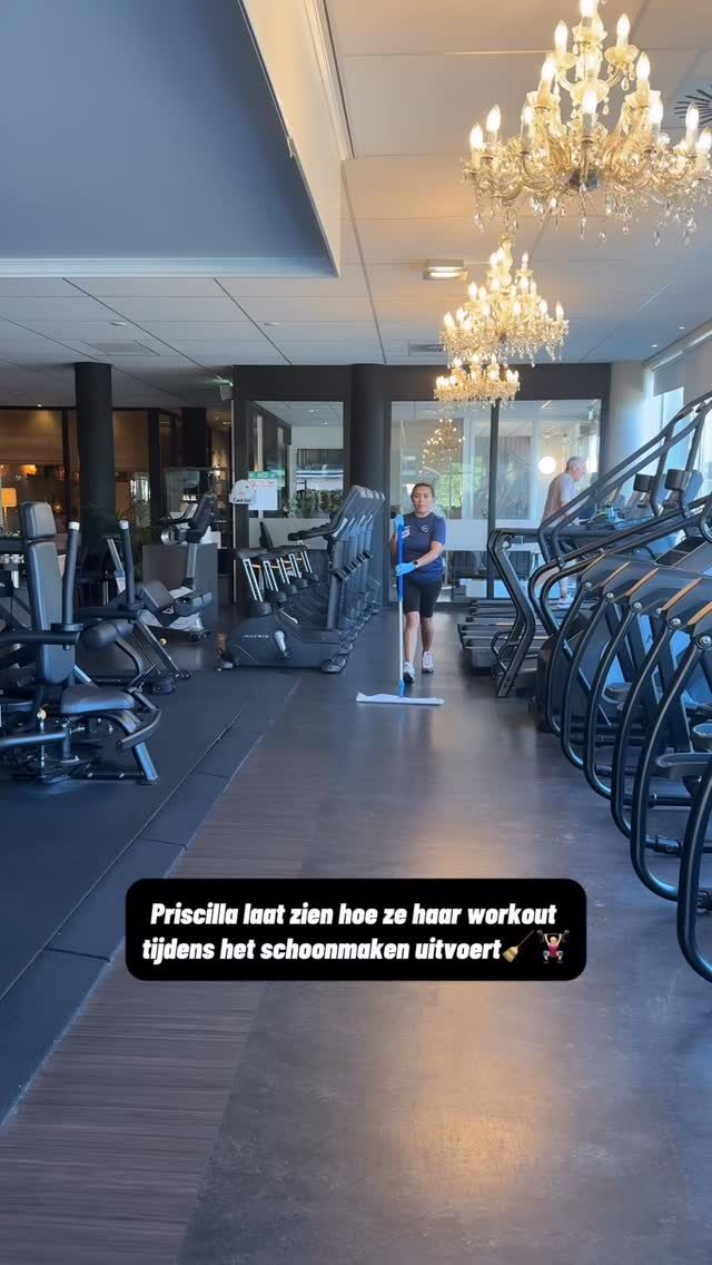 Priscilla combineert schoonmaken én sporten! 💪🏻🧹 Twee vliegen in één klap! Ga jij het ook eens proberen? 💚👀#myhealthbreda #sportschoolbreda #breda #gymbreda
