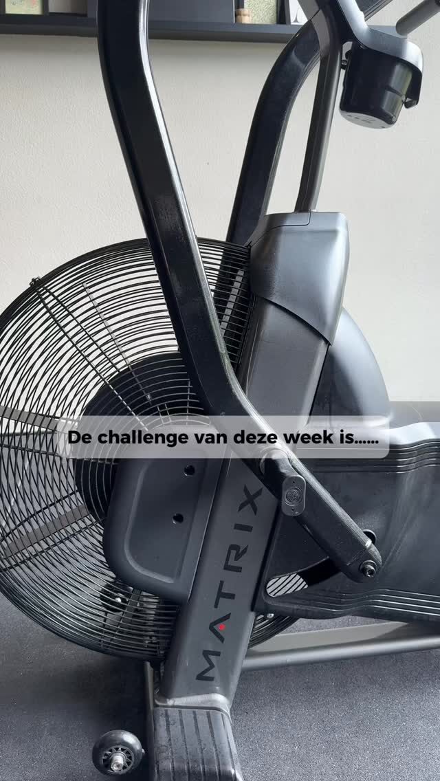 🚴‍♂️De nieuwe challenge van deze week: de Airbike Challenge! 

Trap 30 seconden lang alles eruit en verbrand zoveel mogelijk calorieën!🥵

Degene met de meeste calorieën wint een eiwitreep naar keuze! 🍫

Meedoen? Kom langs de balie!💚💪🏻 #myhealthbreda #sportschoolbreda #breda #gymbreda #challenge
