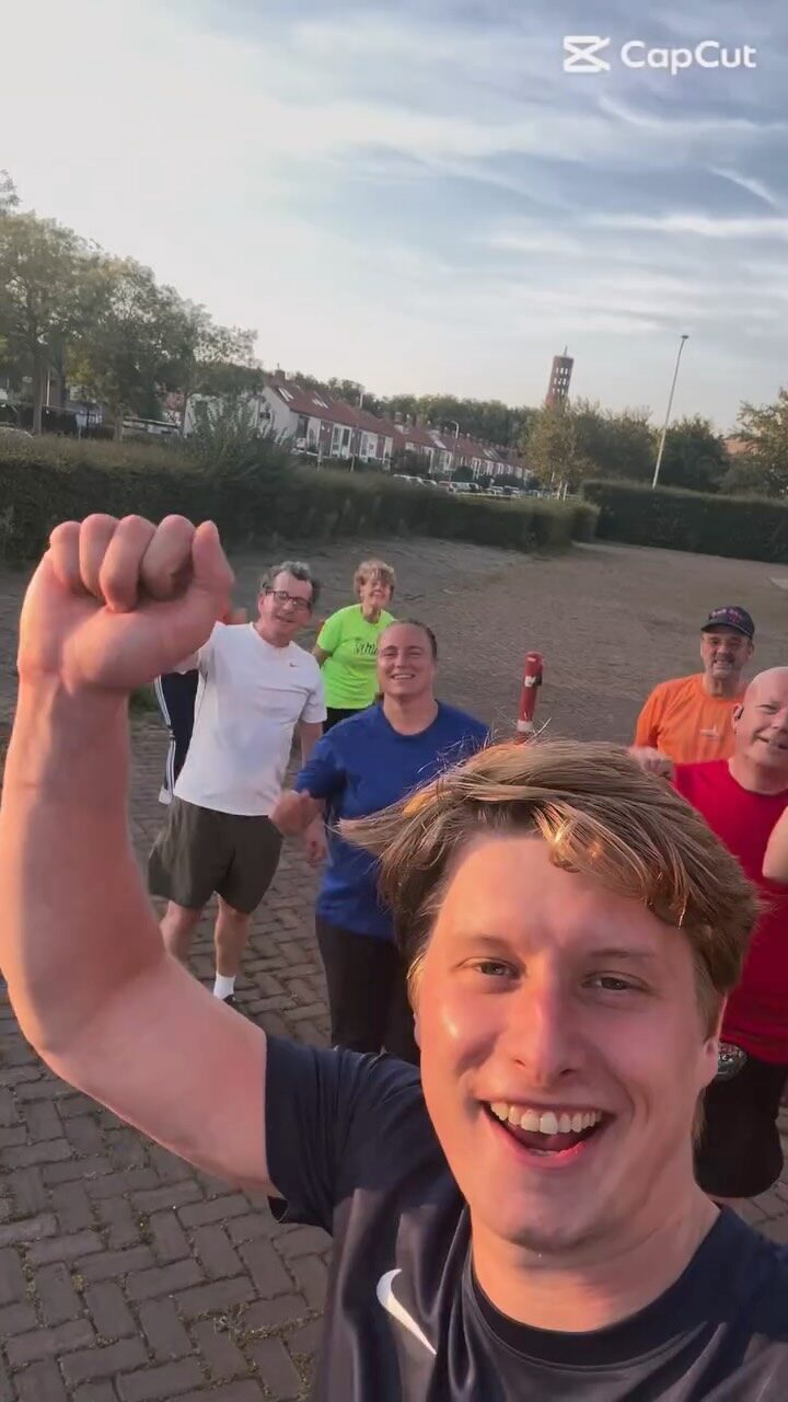 Loop jij een avondje mee met onze startersgroep?

Elke dinsdag en donderdag om 19:00. Gratis en voor niks in Breda 💥

Aanmelden? Meld je aan via onze website en word de nieuwe aanwinst van onze hardloopgroep ❤️
